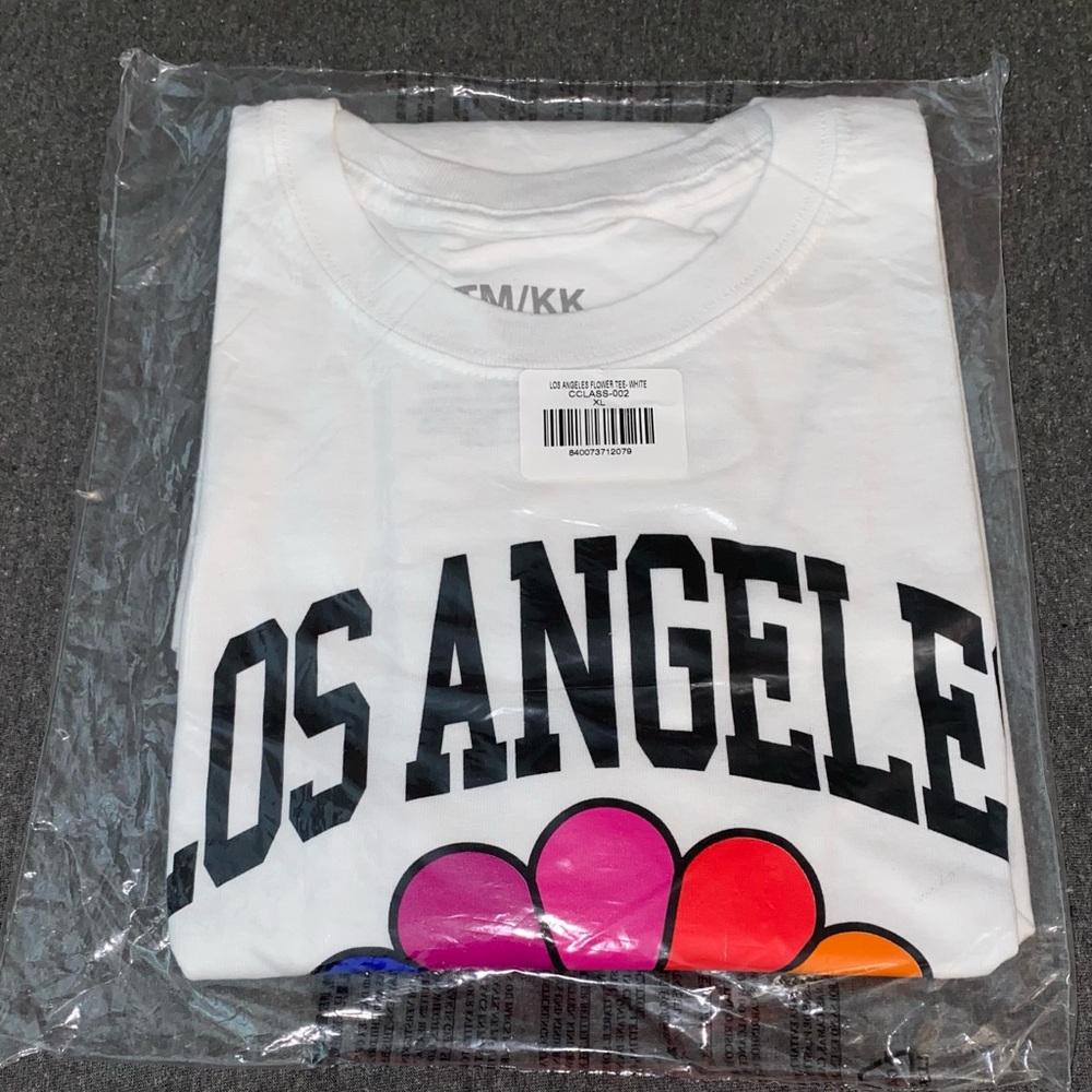 *NWT* Takashi Murakami X ComplexCon LA Flower Tee